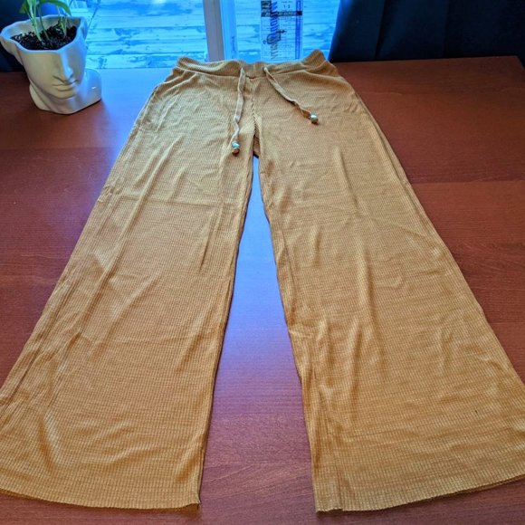 ZARA - Ribbed Mustard Trousers - Picture 2 of 4